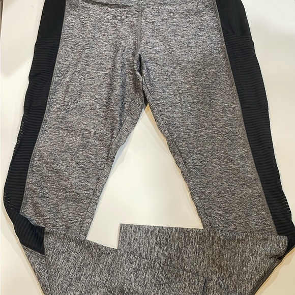 PINK Victoria's Secret Pants - Gray and Black Athletic Leggings